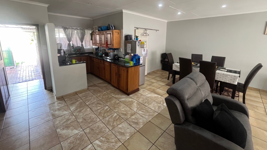 2 Bedroom Property for Sale in Rustenburg Central North West
